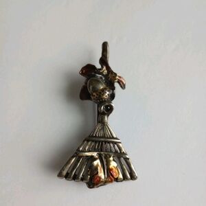 Vintage Unsigned Gold Tone Autumn Fall Rake Leaves Brooch Pin Acorn